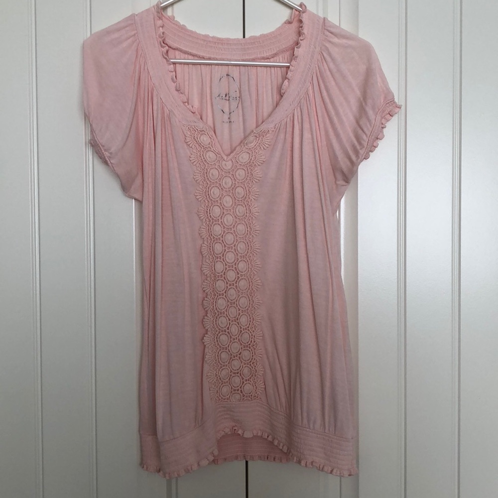 Pink shirt sleeve top with crochet accent